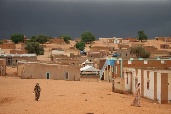 *****Bareina, a small desert village in the south of Mauritania, West Africa | Author: Ferdinand Reus from Arnhem, Holland | Source: Flickr | Wikimedia Commons